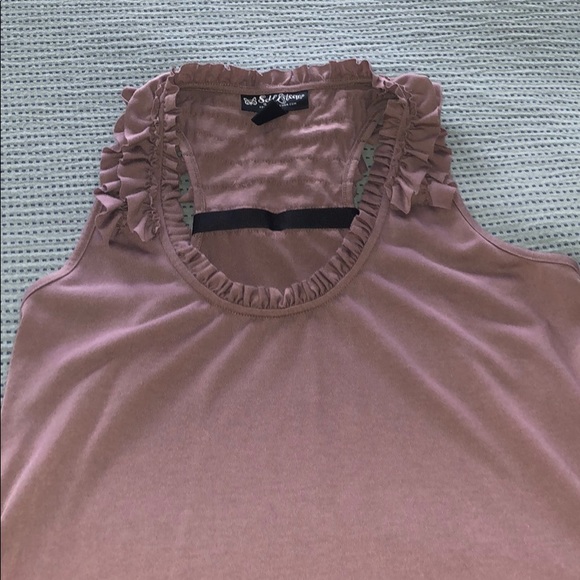 Ruffled fashion top - Picture 3 of 3